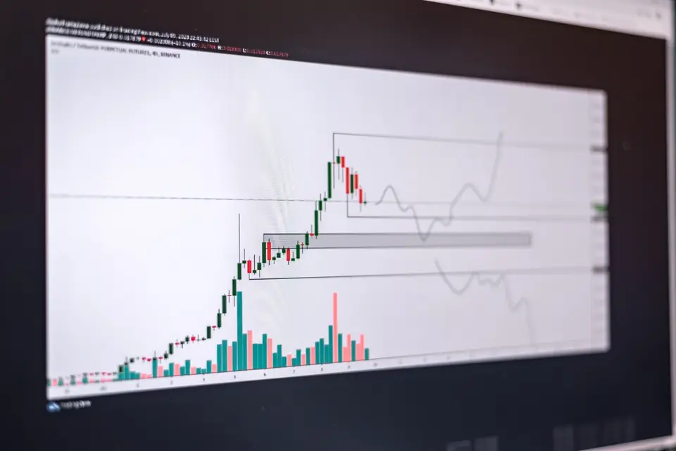 Analytics chart showing click-through changes under AI Overviews